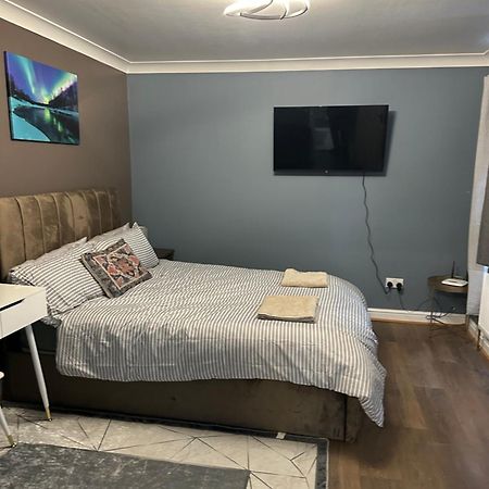 Amazing Ground Floor One Bedroom Apartment Forest Road Лондон Екстериор снимка