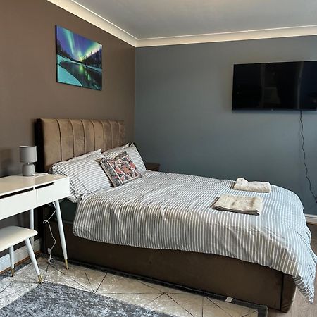 Amazing Ground Floor One Bedroom Apartment Forest Road Лондон Екстериор снимка