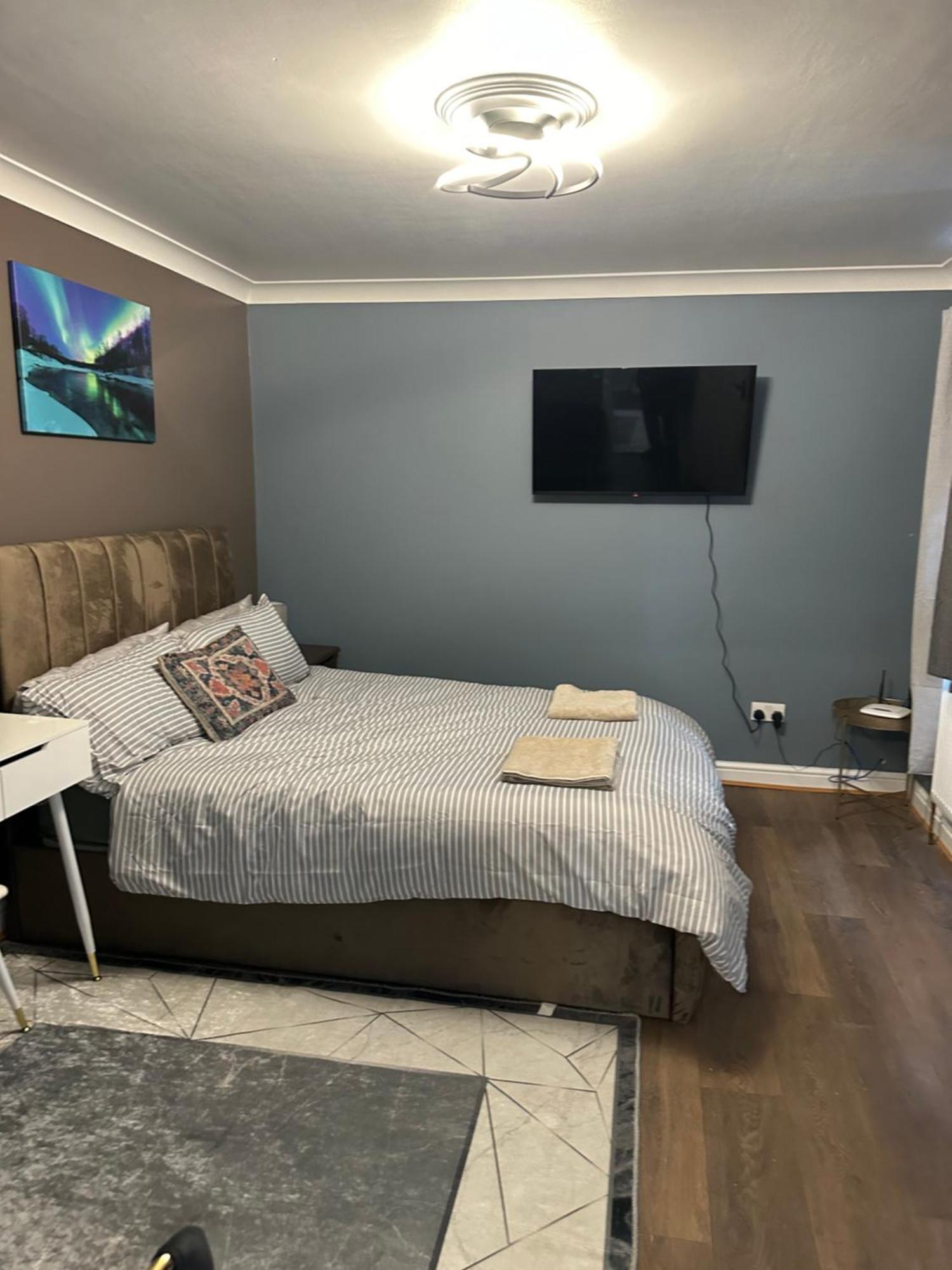 Amazing Ground Floor One Bedroom Apartment Forest Road Лондон Екстериор снимка