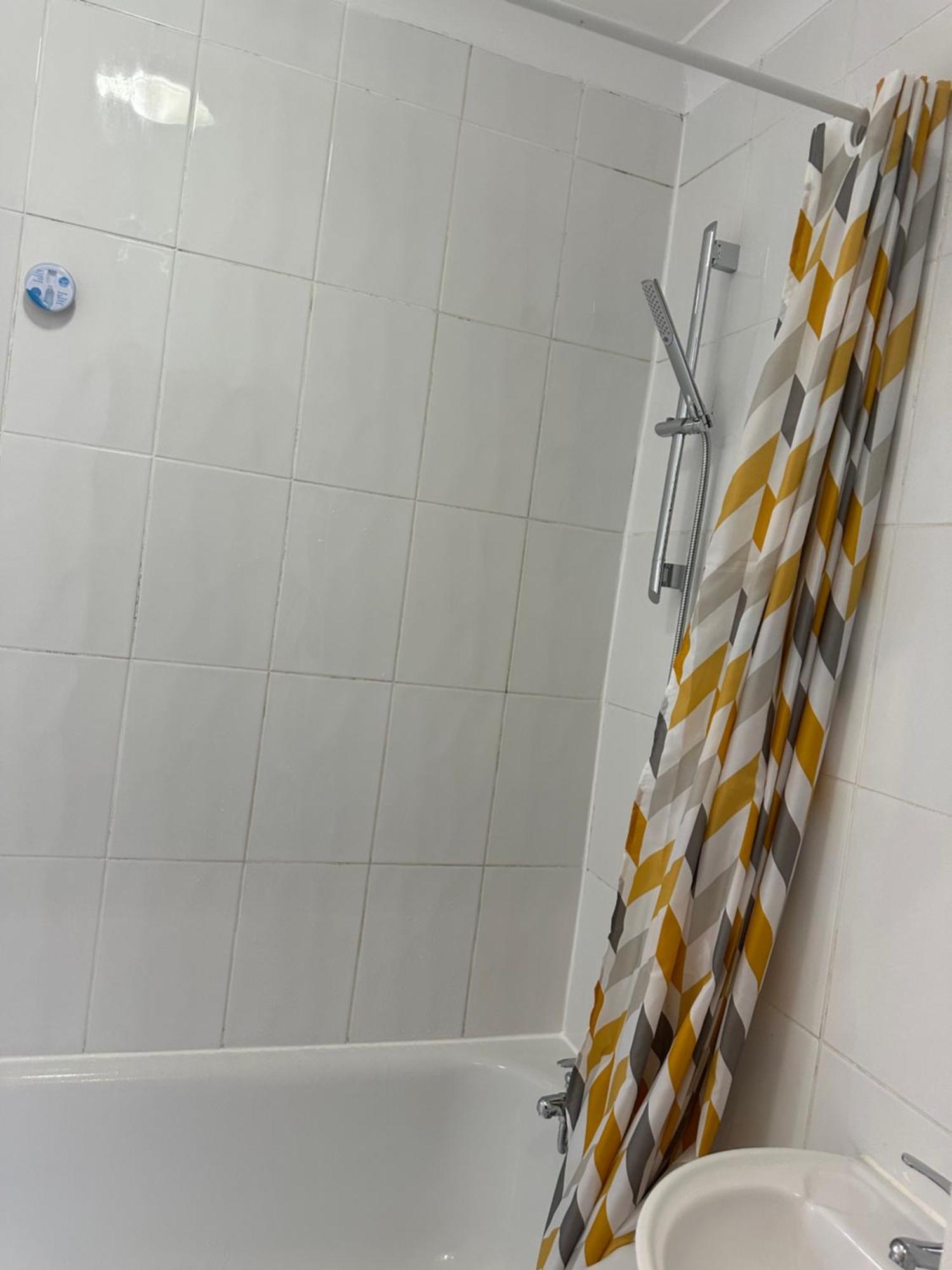 Amazing Ground Floor One Bedroom Apartment Forest Road Лондон Екстериор снимка